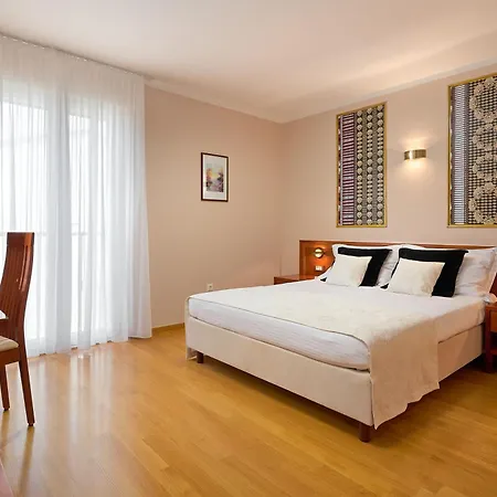 Andrea Hotel
