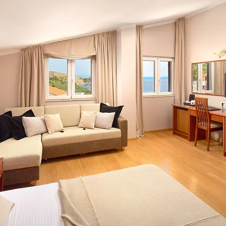 Andrea 4* Тучепи